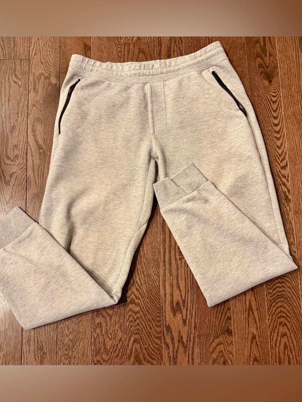 Uniqlo Mens Light Gray Jogger Sweatpants with Zipper Pockets